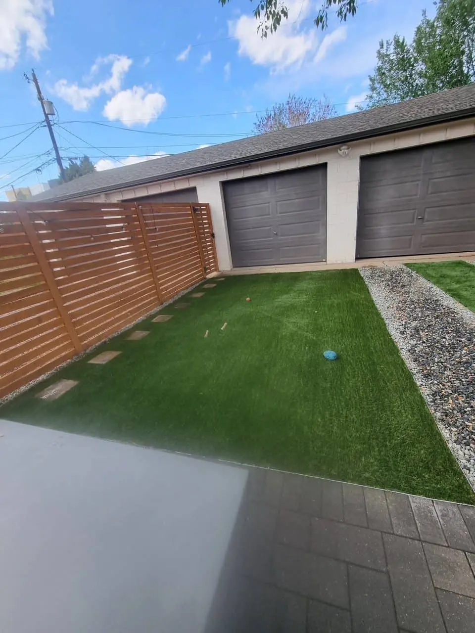 Crowe artificial turf backyard project in Denver Colorado by FRSR