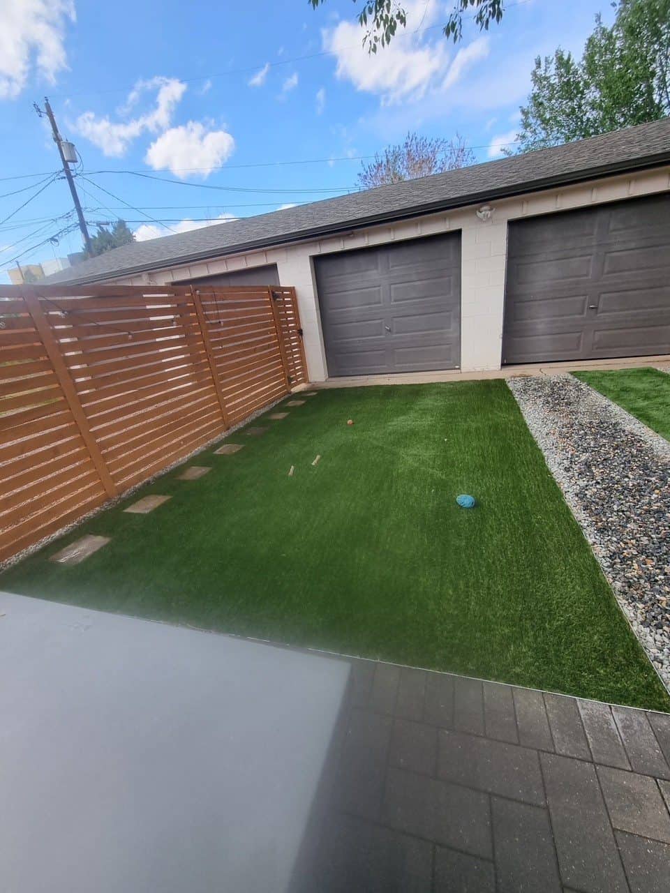 Crowe artificial turf backyard project in Denver Colorado by FRSR